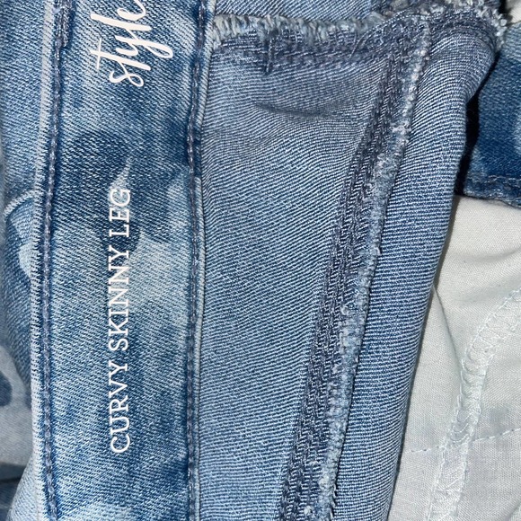 STYLE & CO SKINNY CURVY MID RISE TUMMY CONTROL BLUE CAMO 5 POCKET JEANS SIZE 6 - Picture 4 of 6